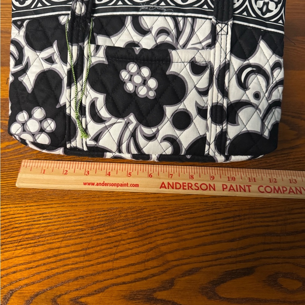 New Vera Bradley Bag~ Black & White ~ 11 1/2”W x 8”T - Picture 8 of 10